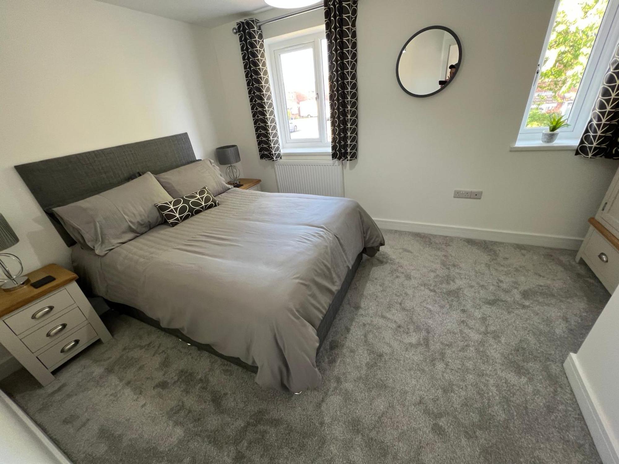 Modern, Two Double Bedroom House With Free Parking Chepstow Exterior photo
