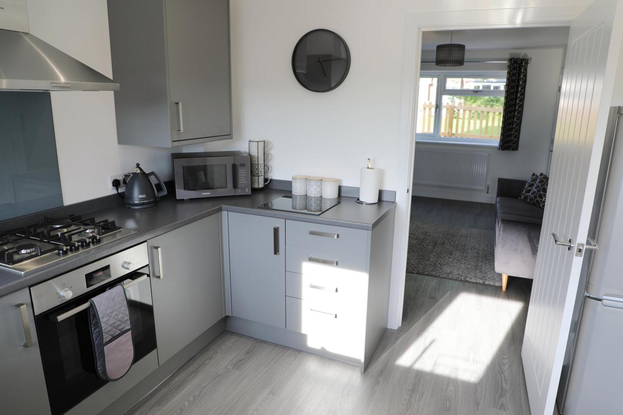 Modern, Two Double Bedroom House With Free Parking Chepstow Exterior photo