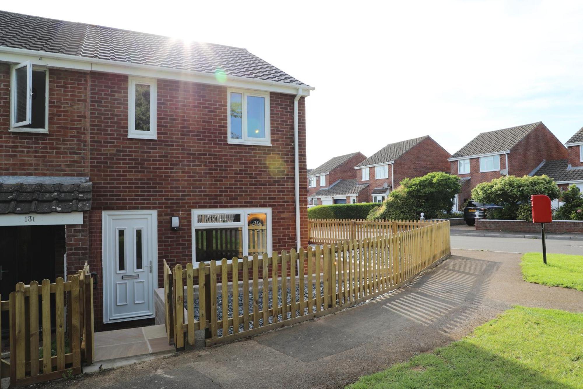 Modern, Two Double Bedroom House With Free Parking Chepstow Exterior photo